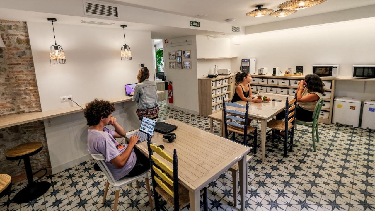 Veranera Hostel Estepona Bagian luar foto